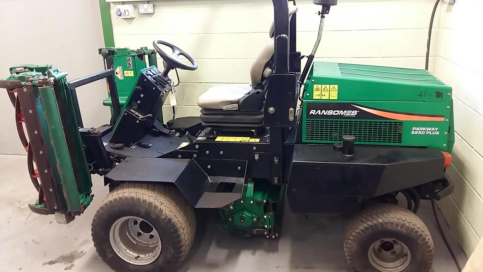 CylinderMower Parkway 2250