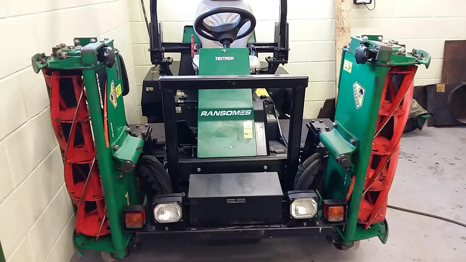 Cylinder Mower Parkway 2250